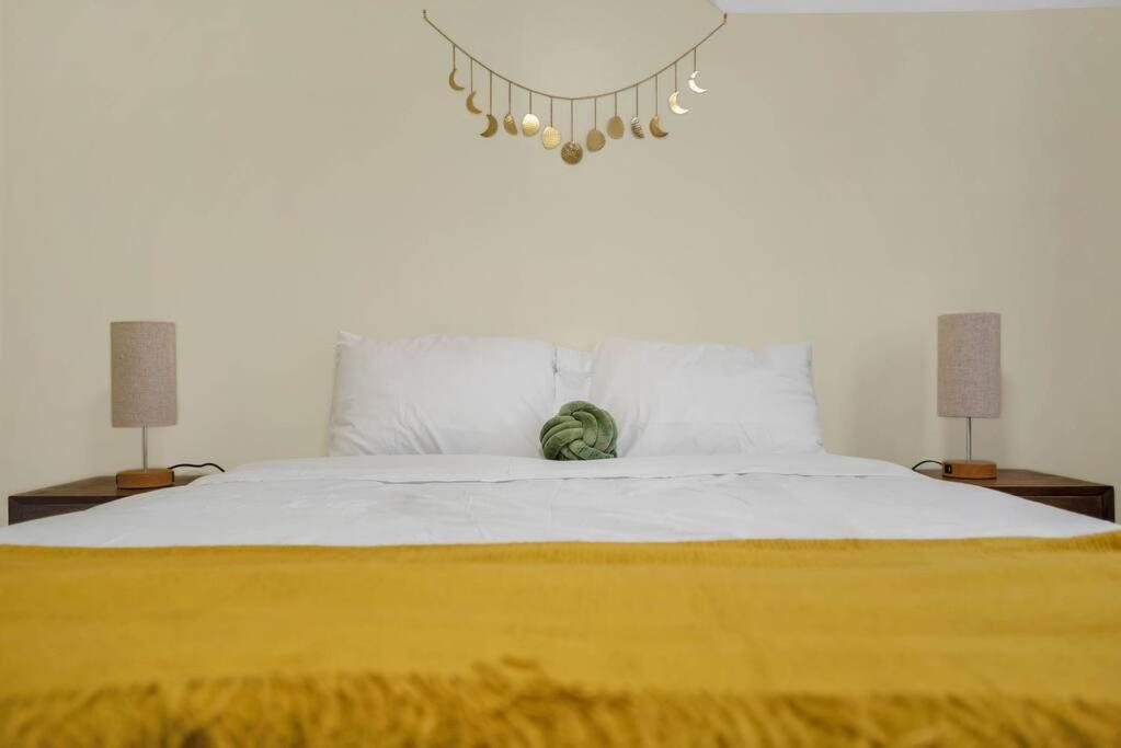 Apartamento Golden Gem In Heart Of East Rock Quiet 3Br Near Dt And Yale New Haven Exterior foto