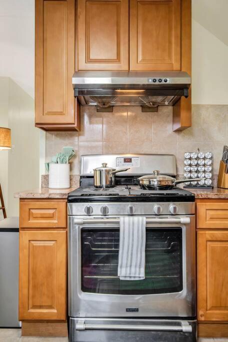 Apartamento Golden Gem In Heart Of East Rock Quiet 3Br Near Dt And Yale New Haven Exterior foto